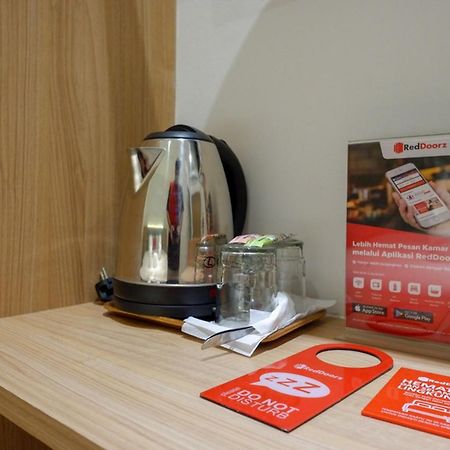Reddoorz Plus @ Losari Μακασάρ Εξωτερικό φωτογραφία