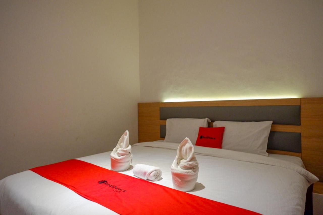 Reddoorz Plus @ Losari Μακασάρ Εξωτερικό φωτογραφία