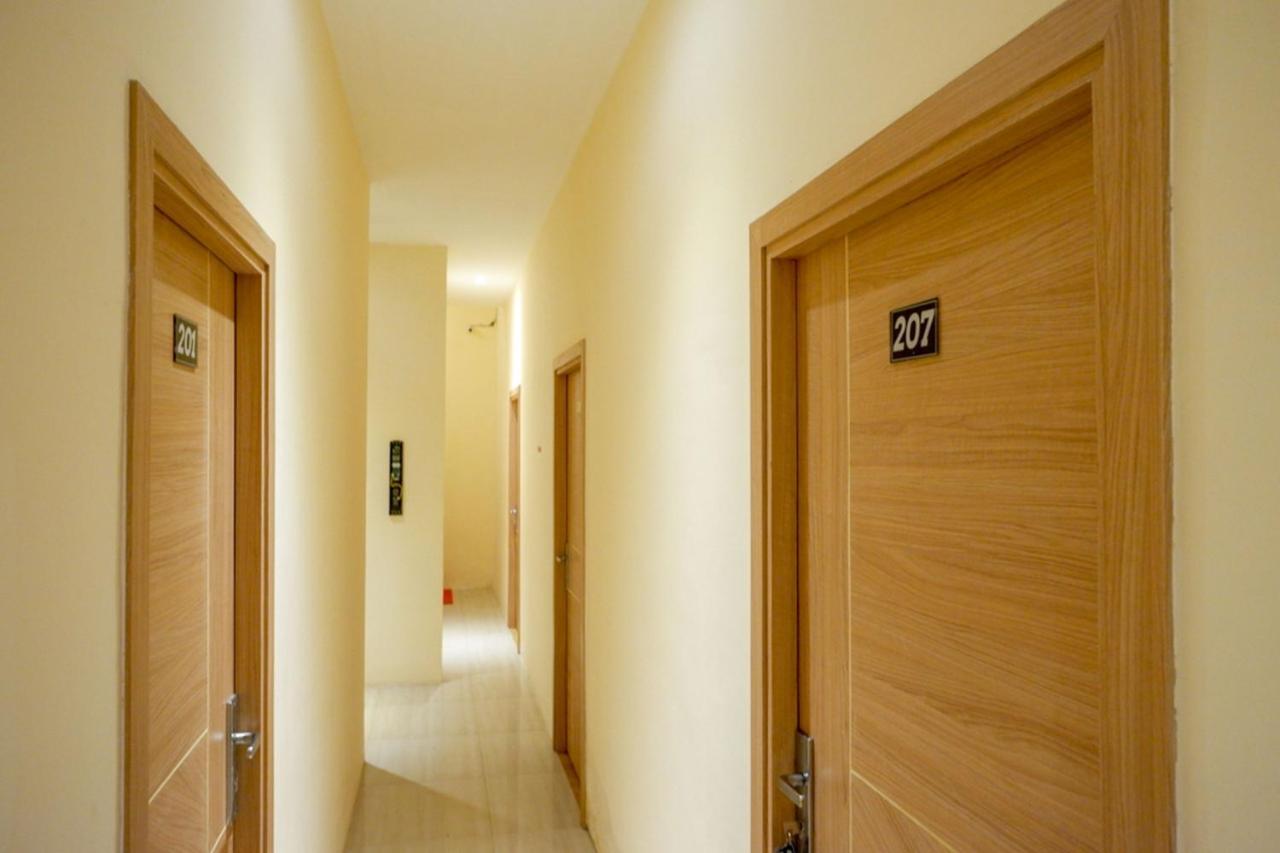 Reddoorz Plus @ Losari Μακασάρ Εξωτερικό φωτογραφία