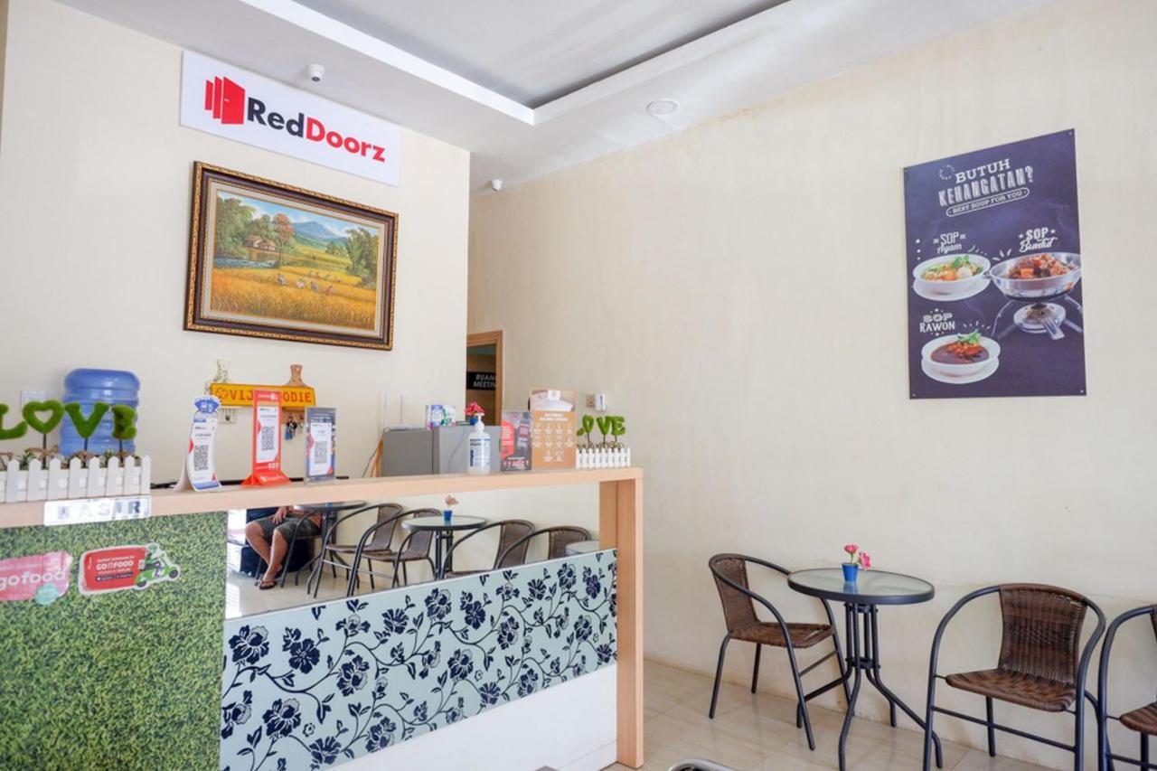 Reddoorz Plus @ Losari Μακασάρ Εξωτερικό φωτογραφία