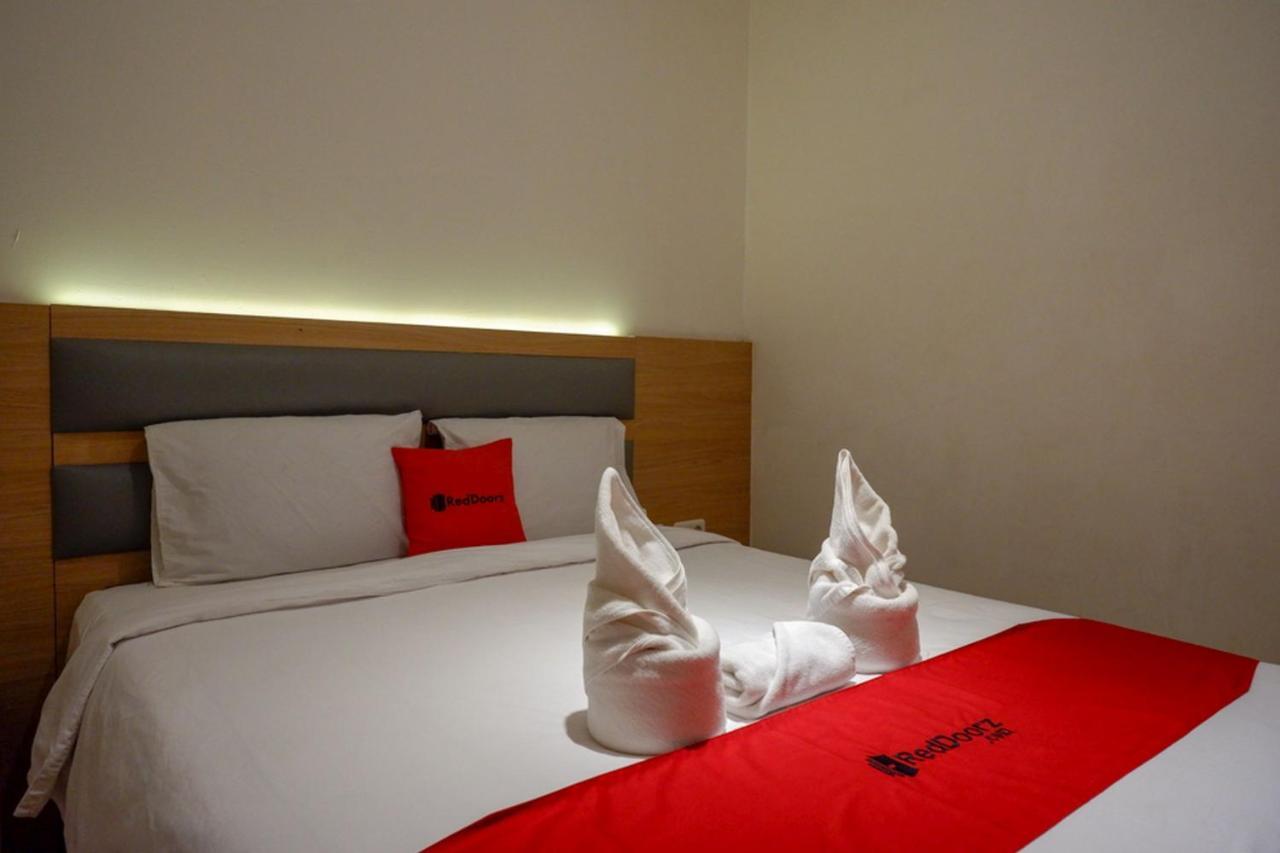 Reddoorz Plus @ Losari Μακασάρ Εξωτερικό φωτογραφία