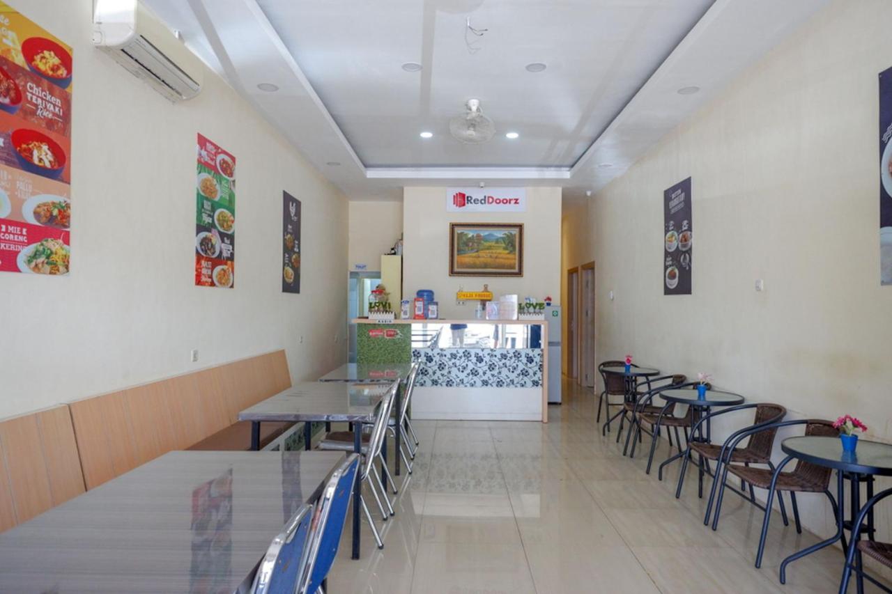 Reddoorz Plus @ Losari Μακασάρ Εξωτερικό φωτογραφία