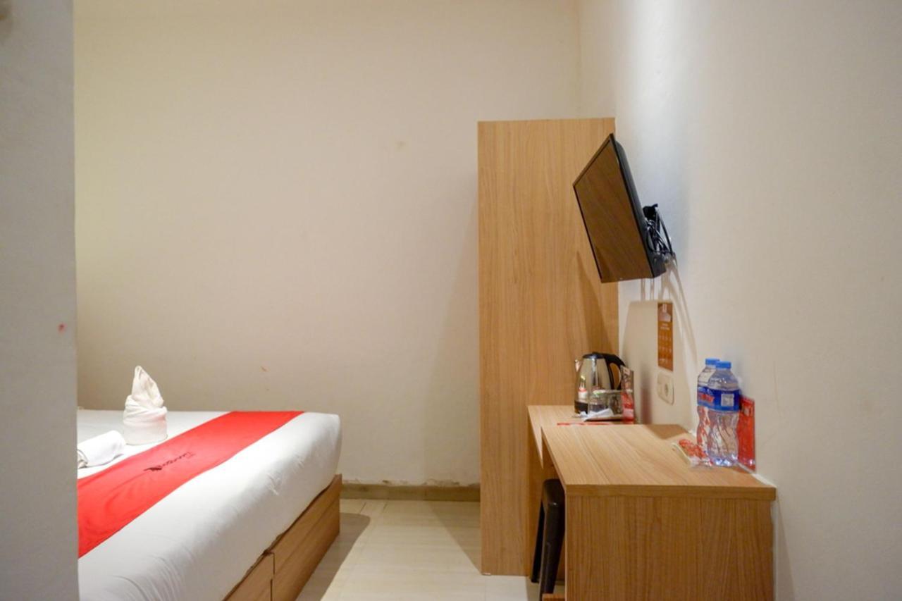 Reddoorz Plus @ Losari Μακασάρ Εξωτερικό φωτογραφία