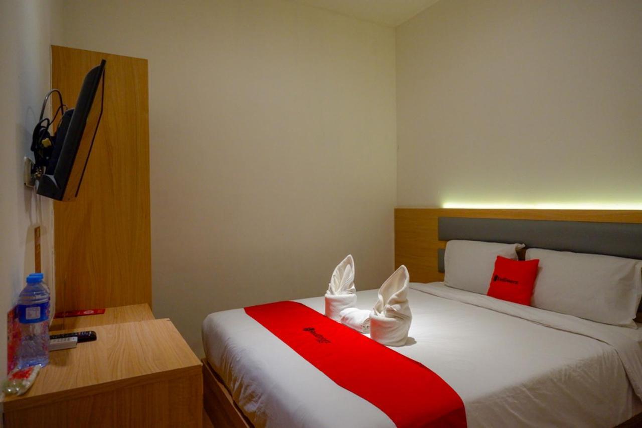 Reddoorz Plus @ Losari Μακασάρ Εξωτερικό φωτογραφία