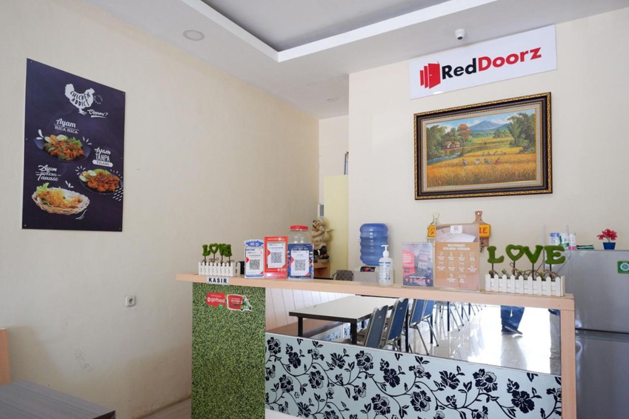 Reddoorz Plus @ Losari Μακασάρ Εξωτερικό φωτογραφία