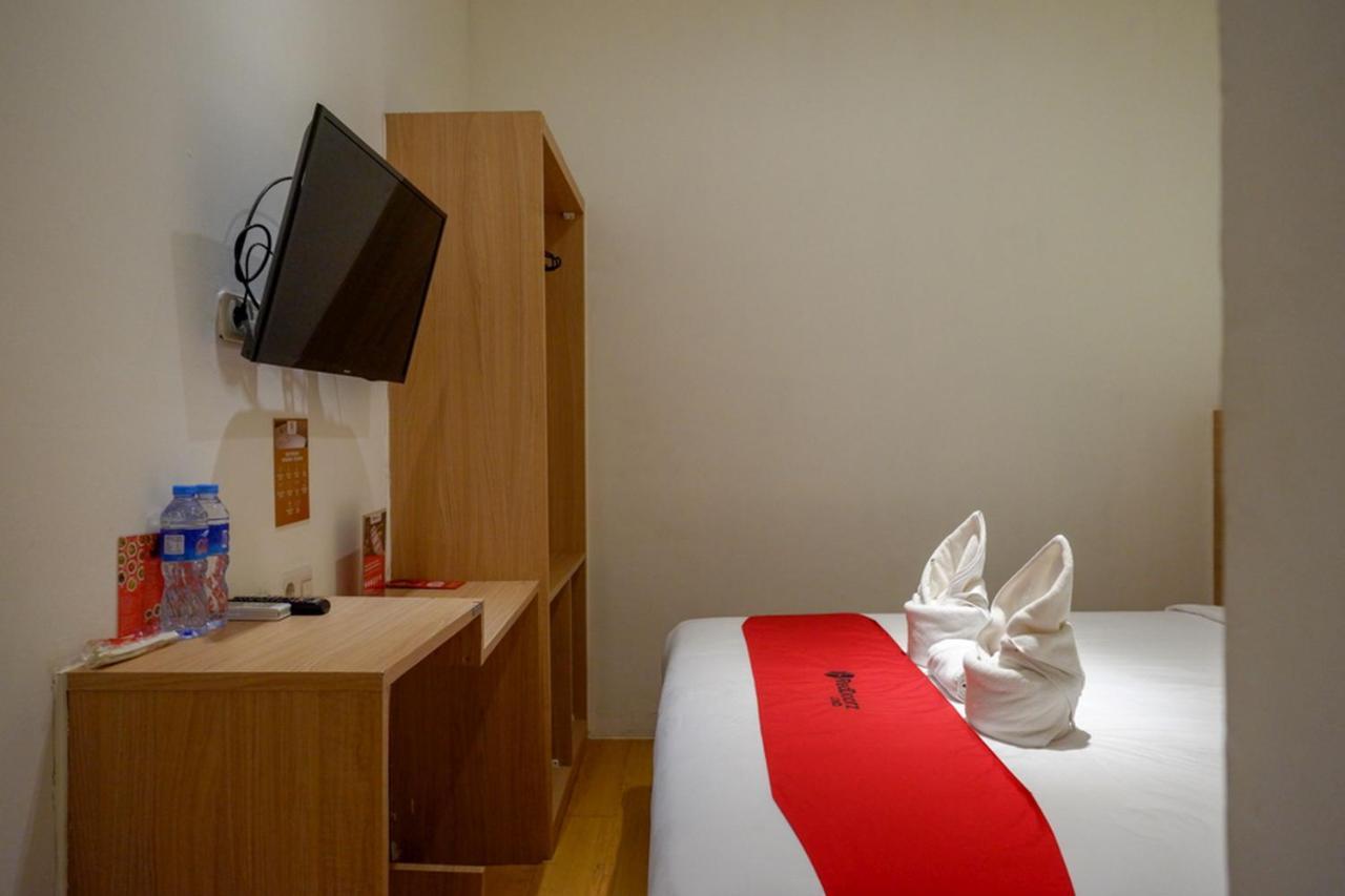Reddoorz Plus @ Losari Μακασάρ Εξωτερικό φωτογραφία