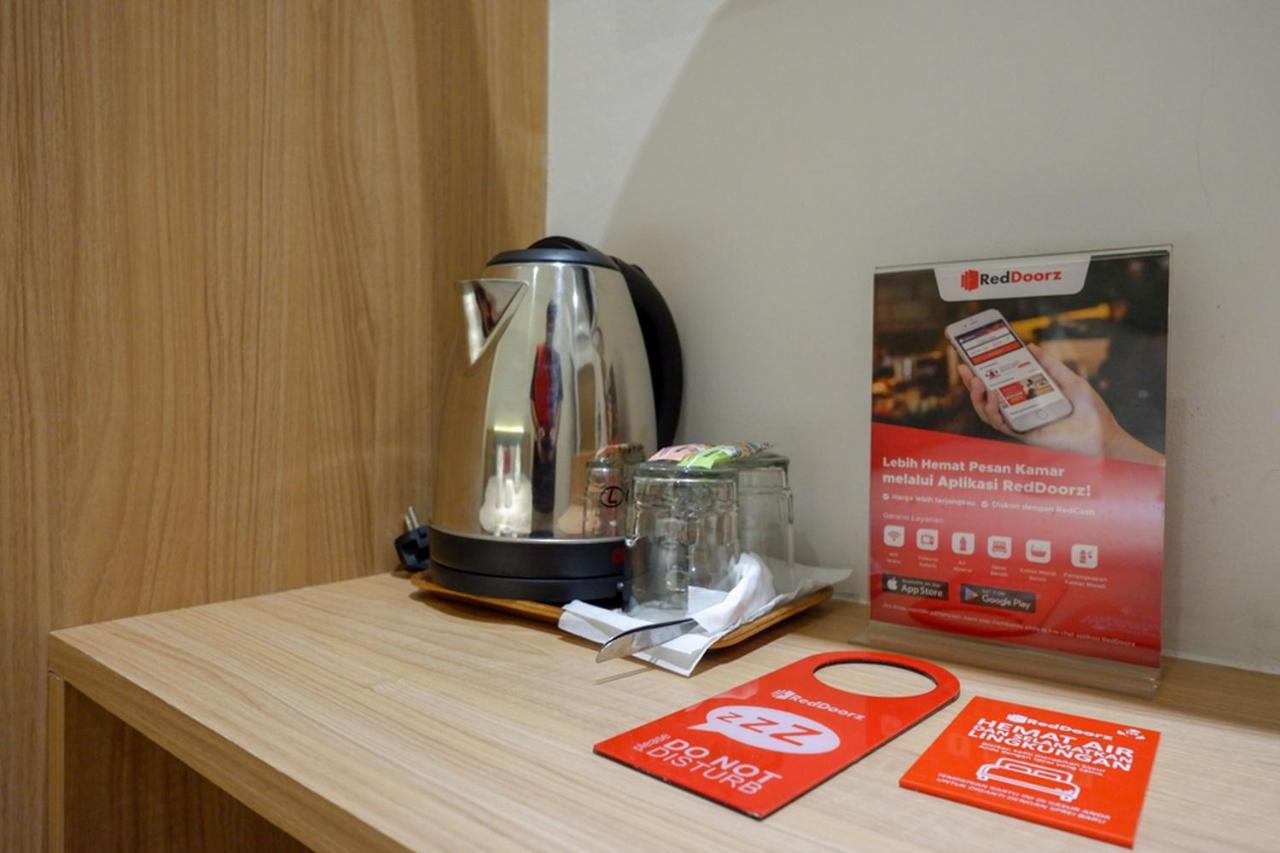 Reddoorz Plus @ Losari Μακασάρ Εξωτερικό φωτογραφία