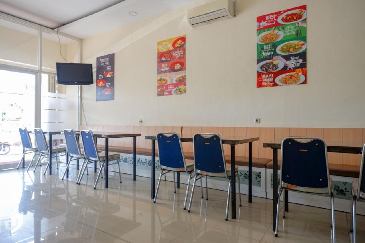 Reddoorz Plus @ Losari Μακασάρ Εξωτερικό φωτογραφία
