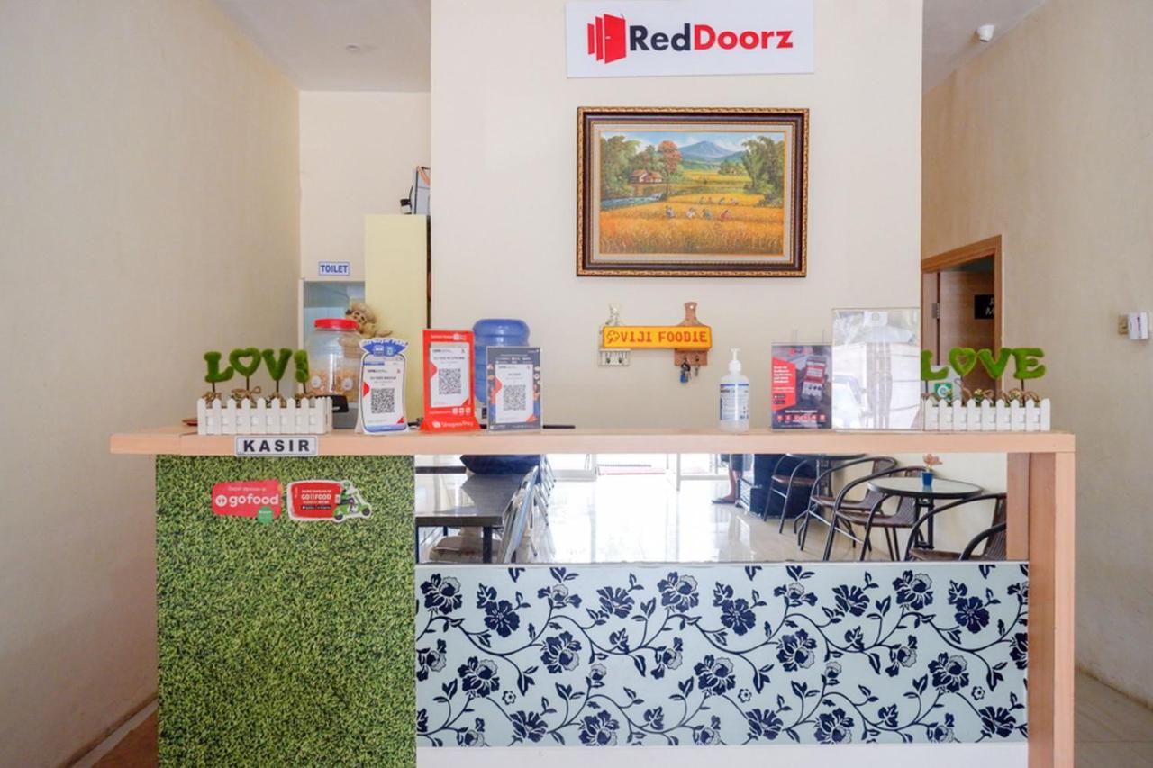 Reddoorz Plus @ Losari Μακασάρ Εξωτερικό φωτογραφία